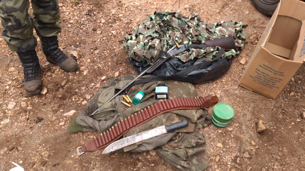 Polícia Ambiental flagra homem com arsenal para caça ilegal em Bocaiuva do Sul