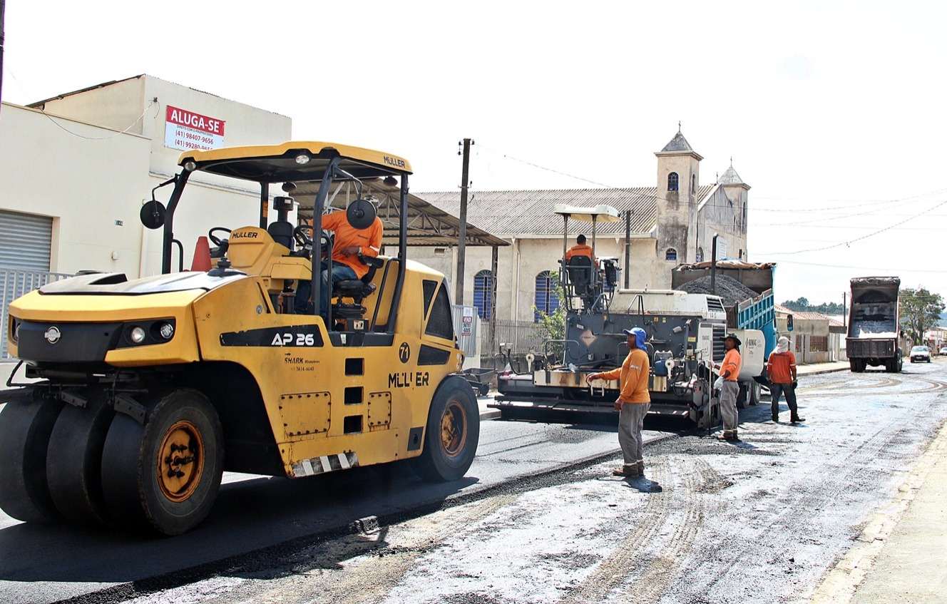 Pacote de pavimentação no Guaraituba está 70% concluído, diz Prefeitura