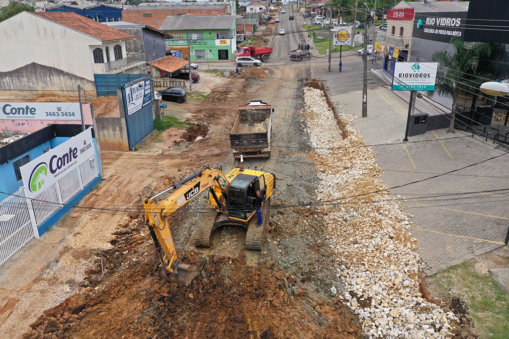 Obras de pavimentação da Rua Gustavo Kabitschke entram em fase de escavação