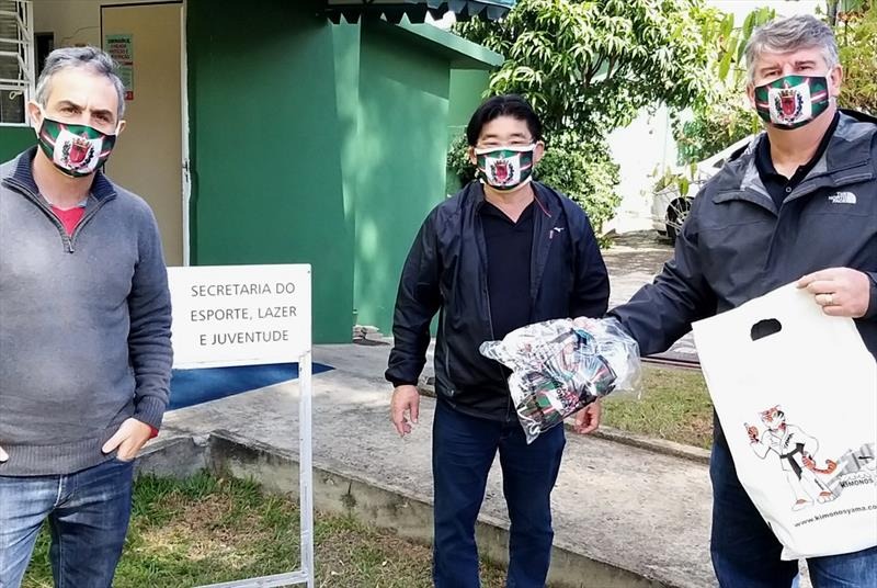 Federação Paranaense de Judô doa máscaras para os profissionais da Smelj