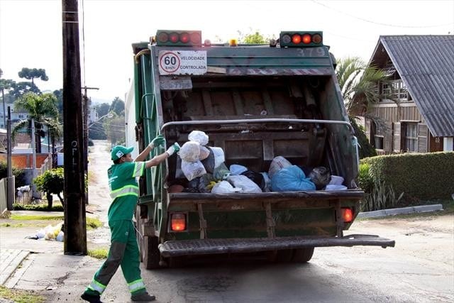 Por coronavírus, descarte do lixo deve ser feito com cuidado, alerta Meio Ambiente