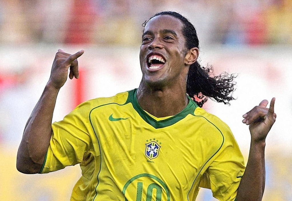 Ronaldinho concede primeira entrevista após prisão no Paraguai