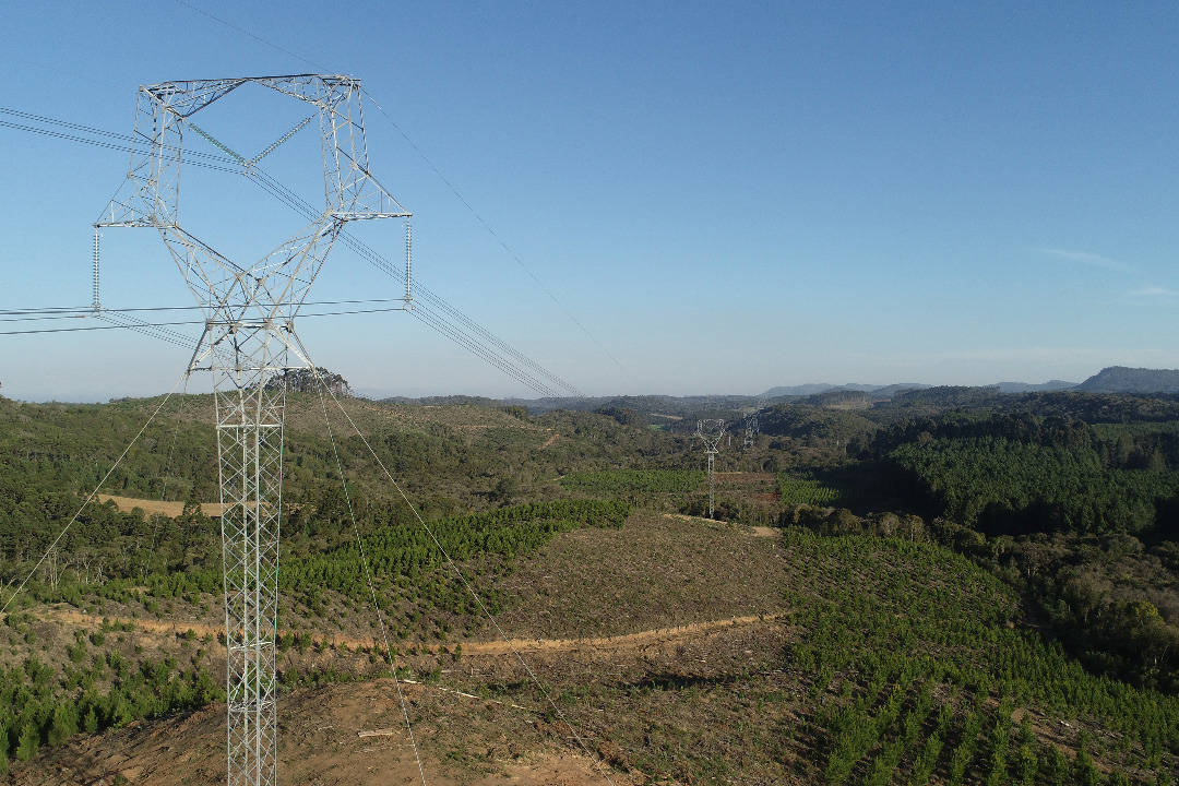 Copel conclui nova linha de energia que conecta Paraná e Santa Catarina