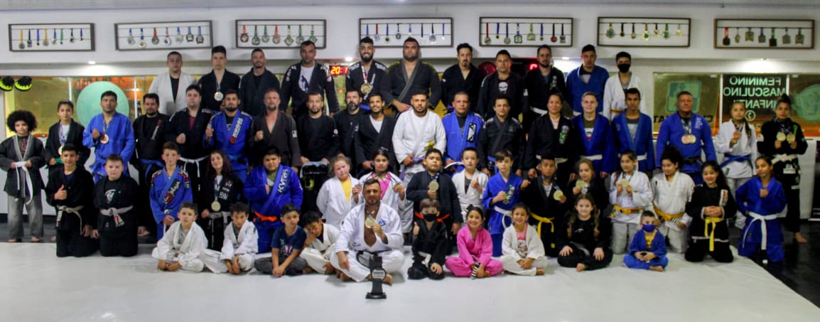 Academia colombense é campeã Paranaense de Jiu Jitsu