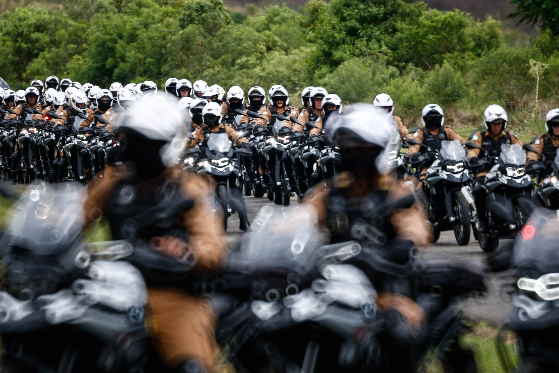 Governador entrega 155 motocicletas BMW para a Polícia Militar do Paraná