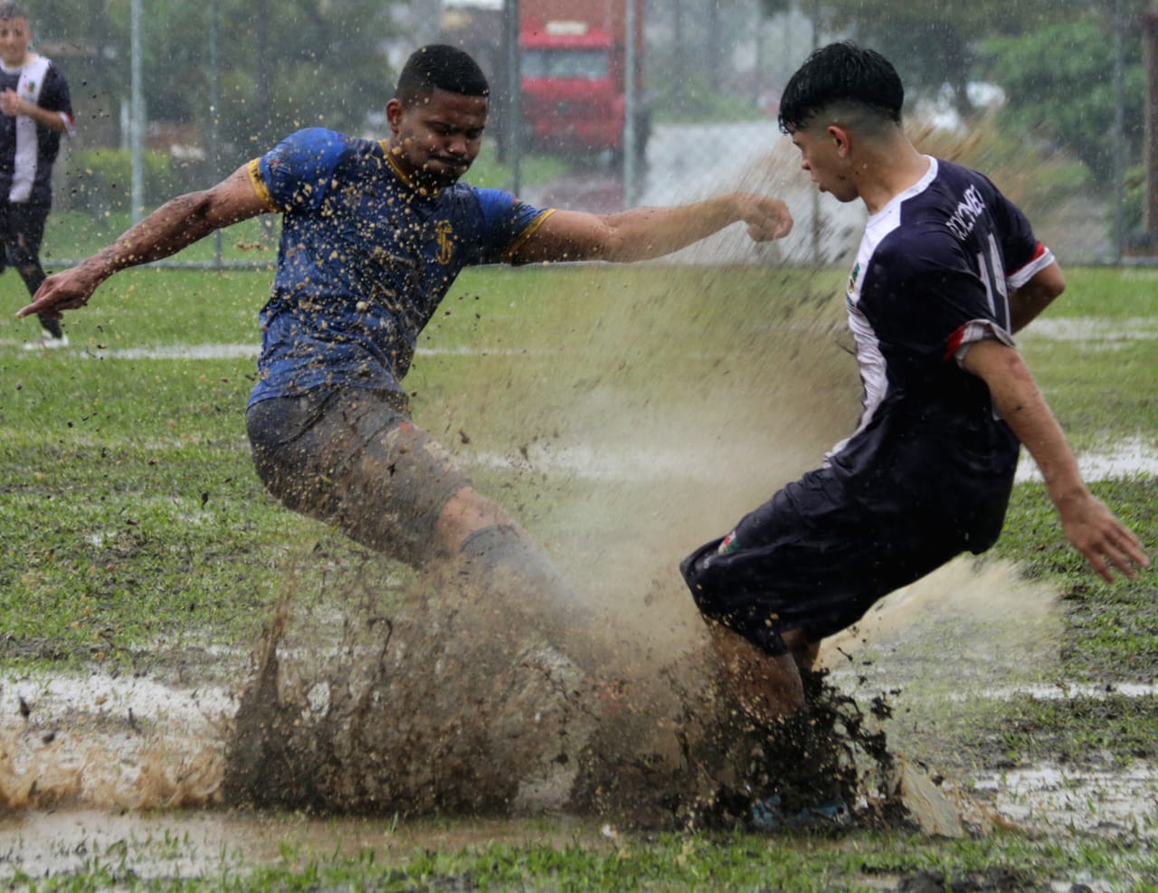 Sob forte chuva, Colombo fica com o vice-campeonato dos Jogos Abertos