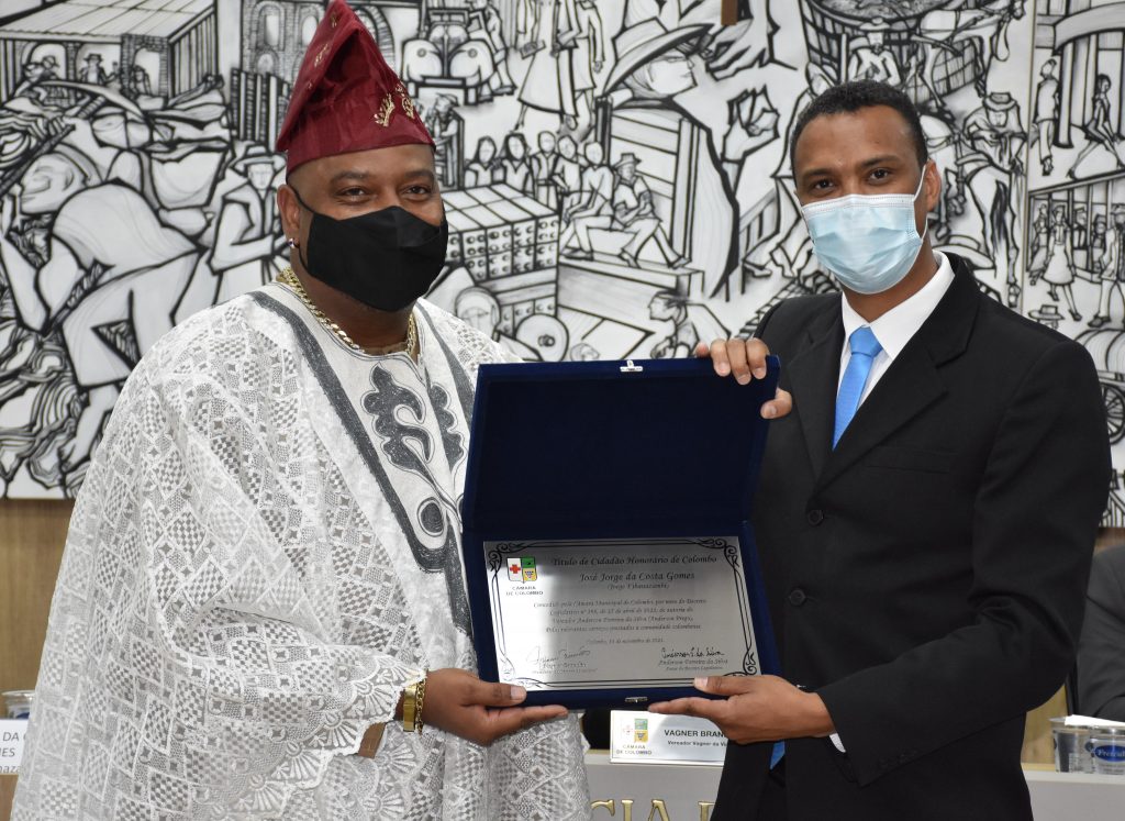 Babalorixá Jorge Kibanazambi recebe o título de cidadão honorário de Colombo