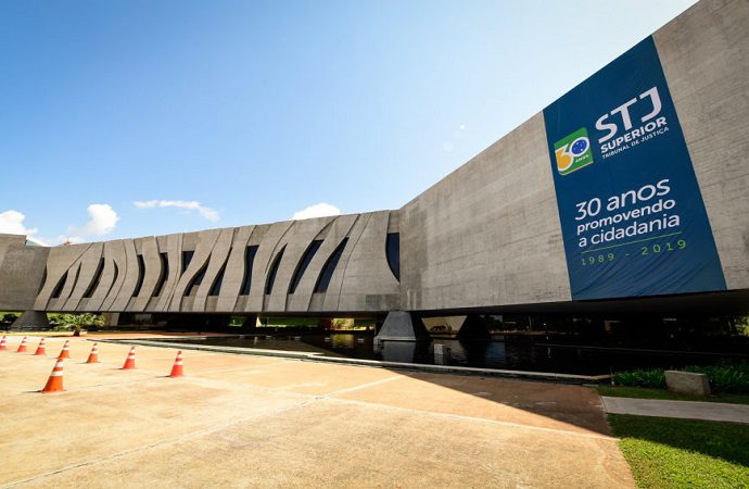 STJ adia decisão sobre cobertura de planos de saúde no rol da ANS